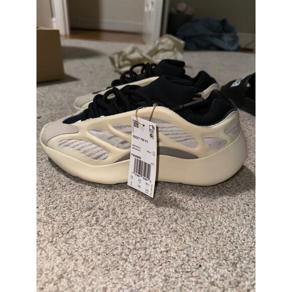 Yeezy 700 V3 “Azael” 6 - Picture 2 of 6